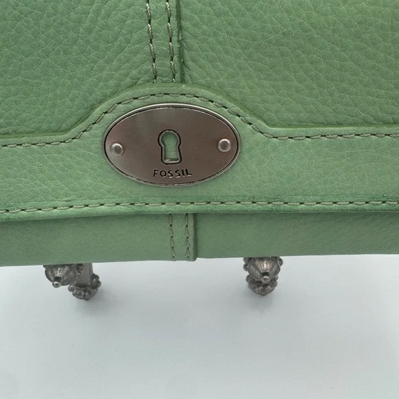 Fossil Green Leather Keyhole-Plate Wallet - Picture 2 of 9